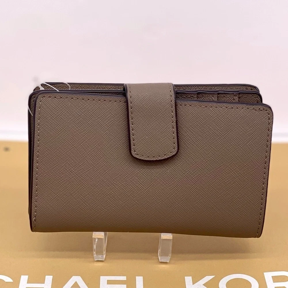 Michael Kors Medium Bifold Corner Zip Wallet